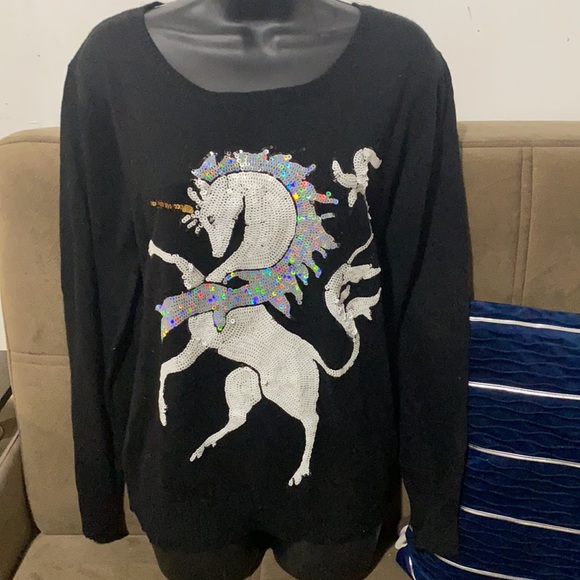 sweater size xs and s in excellent condition - Picture 6 of 8